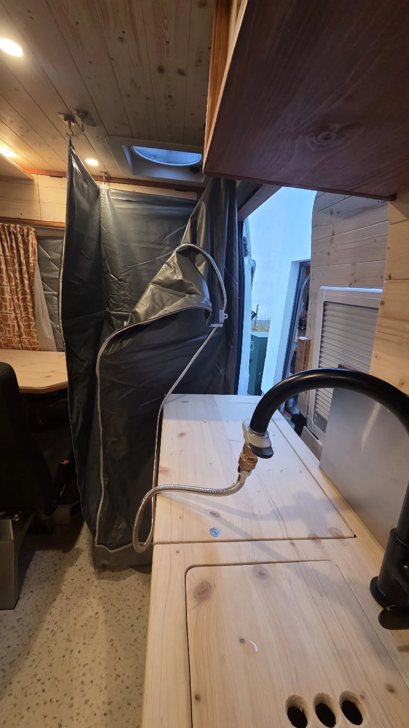 Douche THAIS avec bac pliable